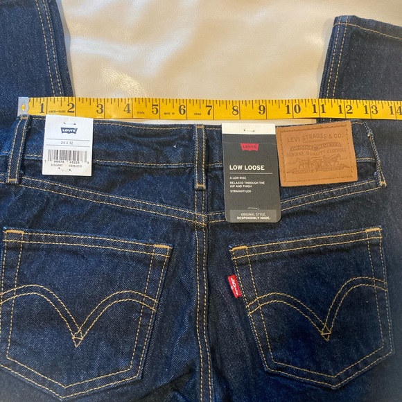 Levi’s Low Loose NWT dark wash cotton Blue Jeans size 24/32 - Picture 4 of 8